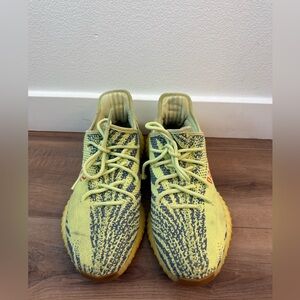 Yeezy Boost 350 semi frozen yellow